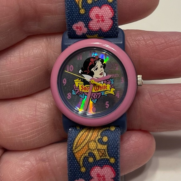 #SOLD# VINTAGE TIMEX Disney Snow White Watch Elastic Band 90's  NEW BATTERY 8” - Picture 5 of 17